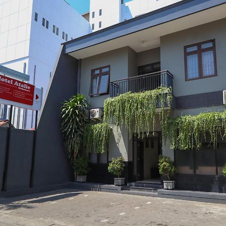 Hotel Atalie Malioboro By Natt'S Hospitality Джокьякарта Экстерьер фото